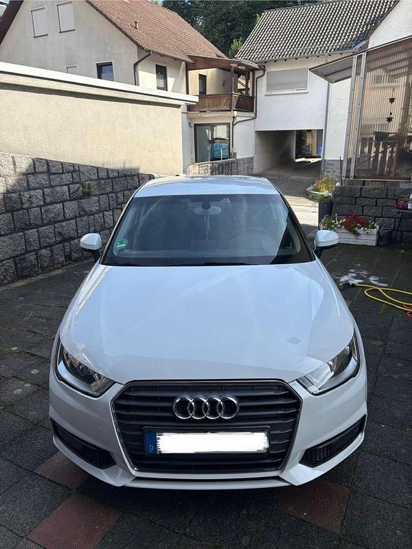 Weiß Gebraucht 2015 Audi A1 Kleinwagen | 7.500 € (Guter Preis) - Bild 1/4