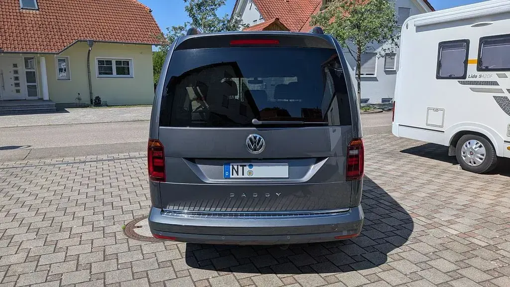 Gebraucht VW Caddy Maxi Highline 110 PS (80 kW) 2019 Grau Van / Kleinbus