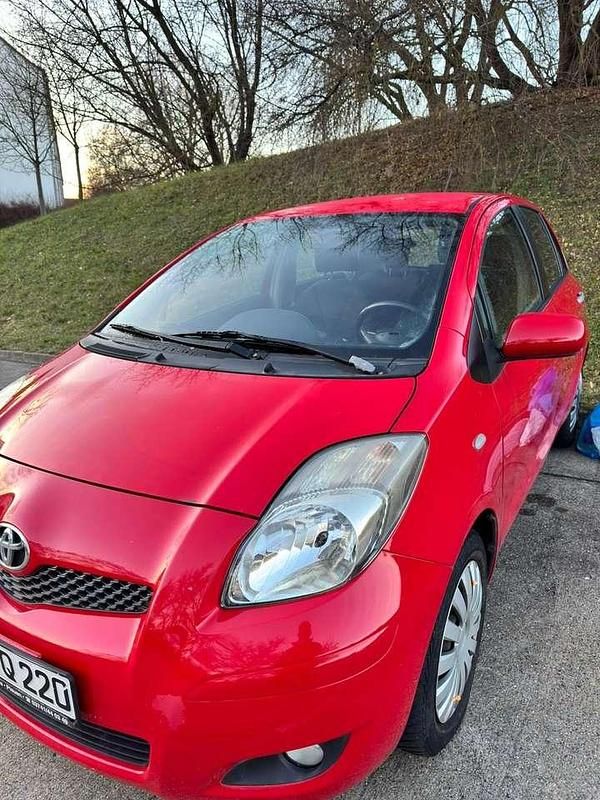 Gebraucht Toyota Yaris 69 PS (50 kW) 2010 Limousine