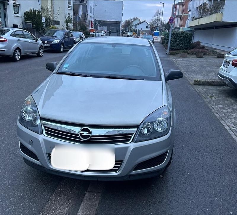 Grau Gebraucht 2009 Opel Astra Kleinwagen | 2.850 € (Guter Preis) - Bild 1/4