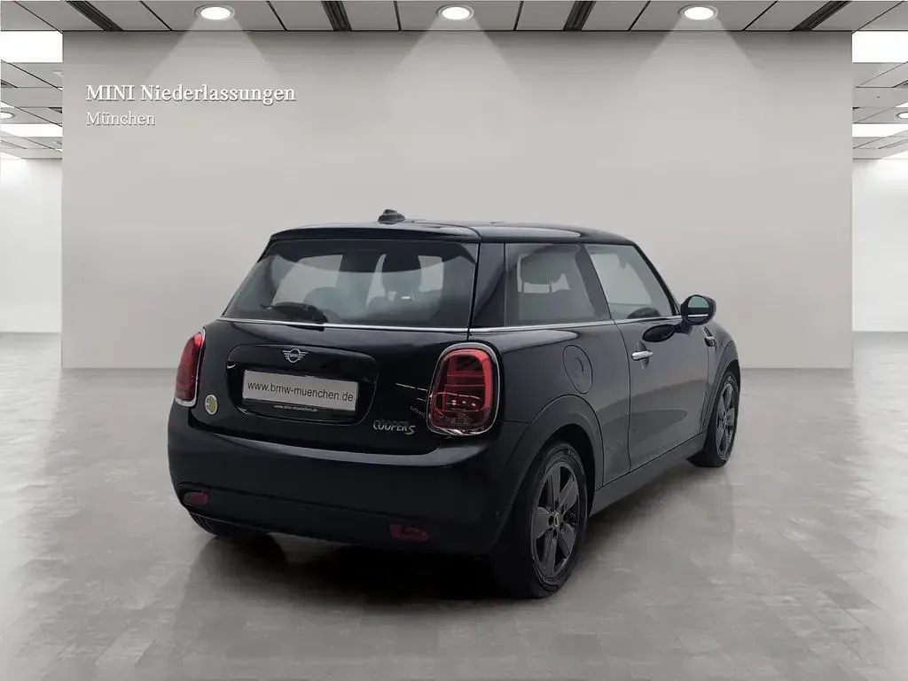 Usata Mini Cooper SE 135 kW (184 CV) 2023 Nero Utilitaria