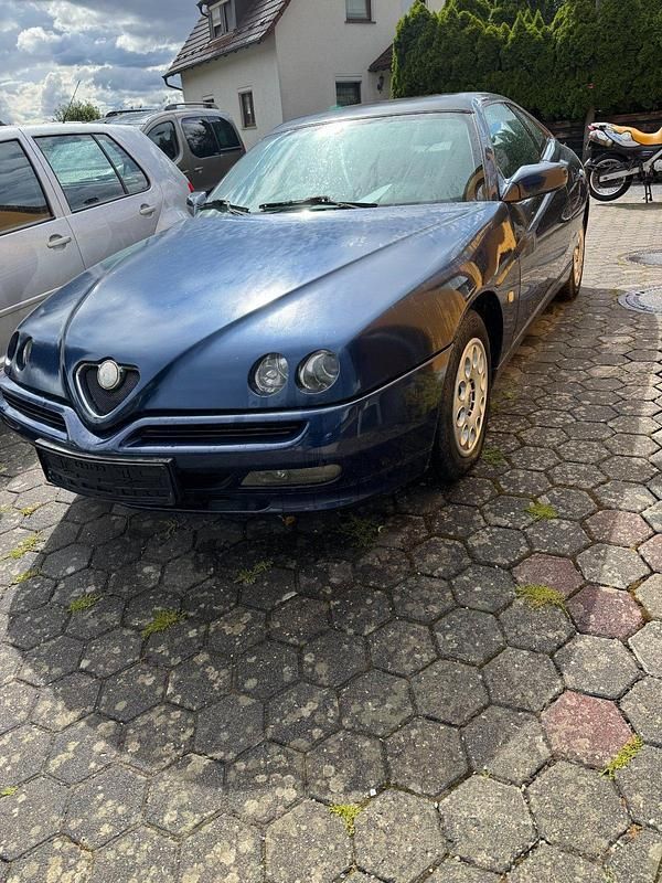 Blau Gebraucht 2000 Alfa Romeo GTV Coupé | 2.500 € - Bild 1/4
