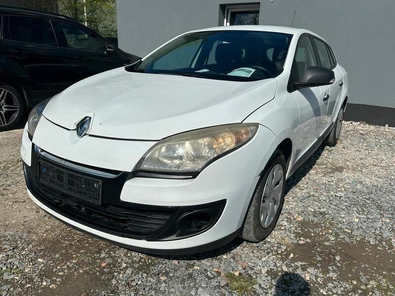Weiß Gebraucht 2013 Renault Mégane GrandTour Expression Kombi | 3.600 € - Bild 1/4