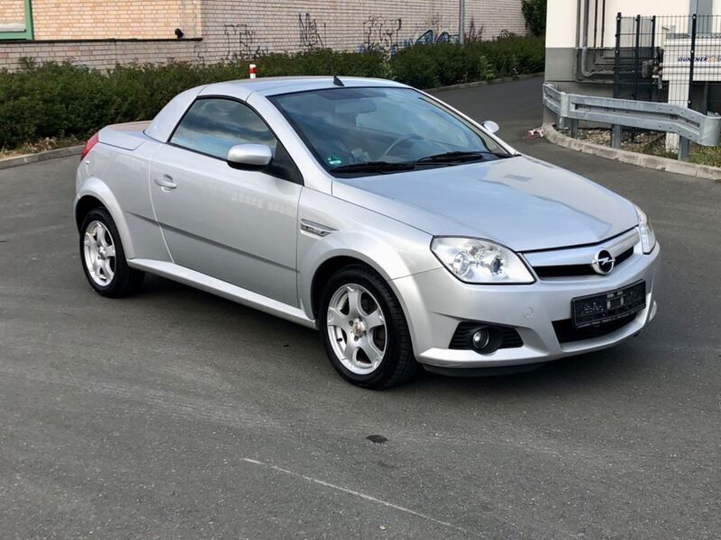 Silber Gebraucht 2004 Opel Tigra Edition Cabrio | 2.988 € (Fairer Preis) - Bild 1/4