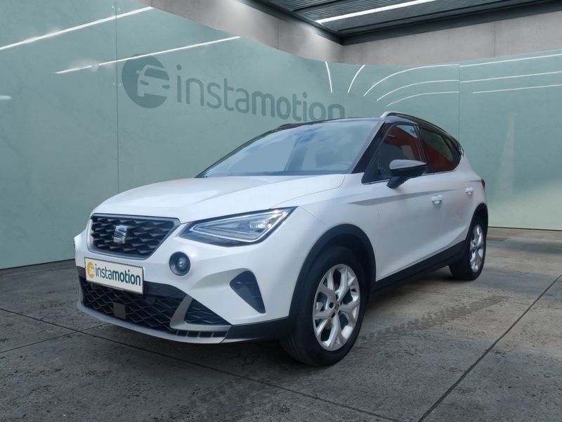 Weiß Gebraucht 2024 Seat Arona FR SUV | 30.499 € - Bild 1/4