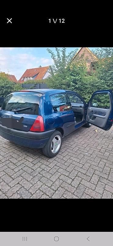 Blau Gebraucht 2000 Renault Clio II Kleinwagen | 300 € (Fairer Preis) - Bild 1/4