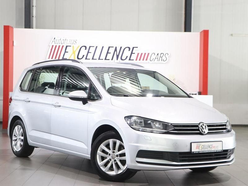 Reflexsilber metallic Gebraucht 2017 VW Touran Comfortline Van / Kleinbus | 13.331 € (Fairer Preis) - Bild 1/4
