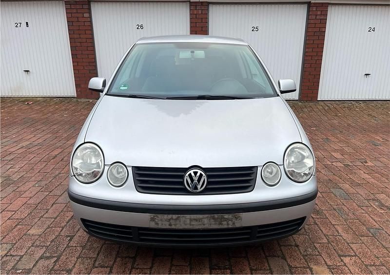 Gebraucht VW Polo 54 PS (39 kW) 2002 Silber Kleinwagen