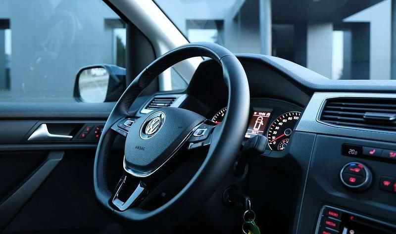 Gebraucht VW Caddy Comfortline 150 PS (110 kW) 2019 Van / Kleinbus