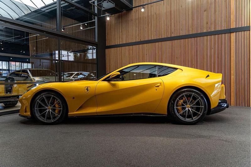 Gebraucht Ferrari 812 799 PS (587 kW) 2019 Gelb