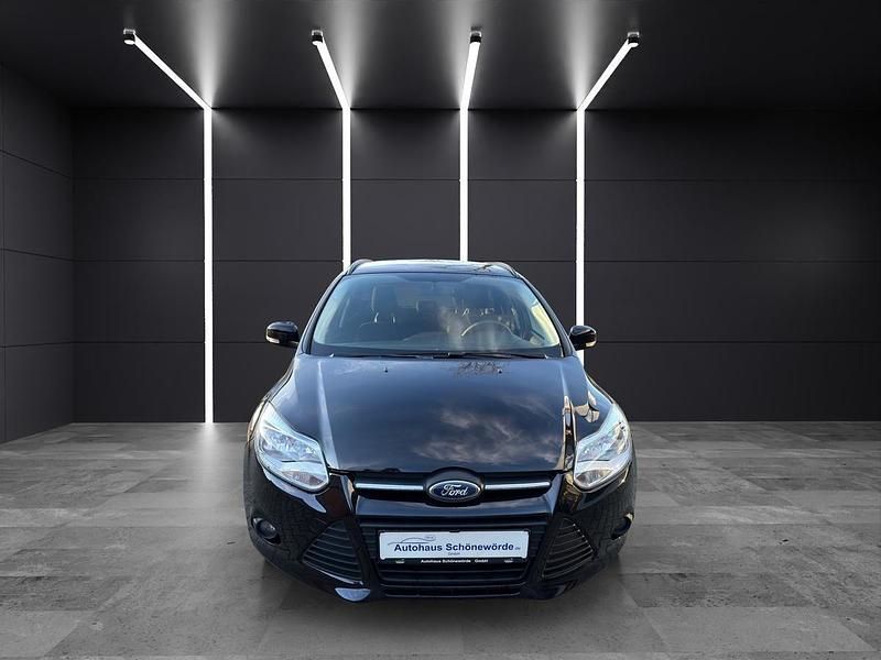 Gebraucht Ford Focus Trend 125 PS (91 kW) 2014 Schwarz Kombi
