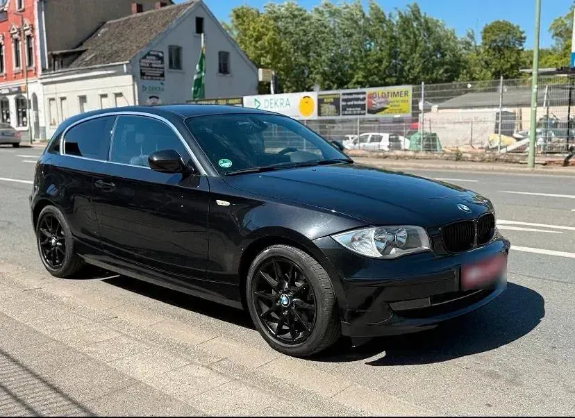 Gebraucht BMW 116 136 PS (100 kW) 2011 Schwarz Kleinwagen