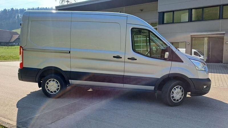 Gebraucht Ford Transit Trend 131 PS (96 kW) 2020 Silber Van