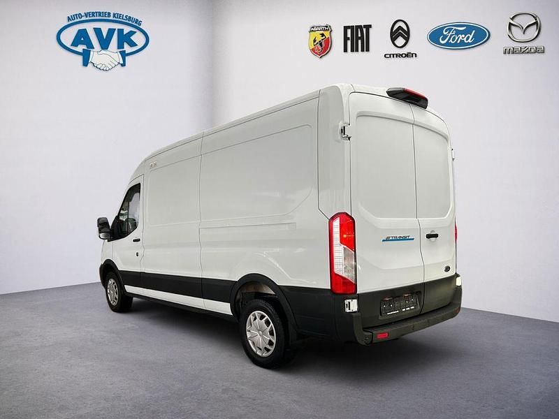 Gebraucht Ford Transit Trend 135 kW (184 PS) 2022 Weiß Van / Kleinbus