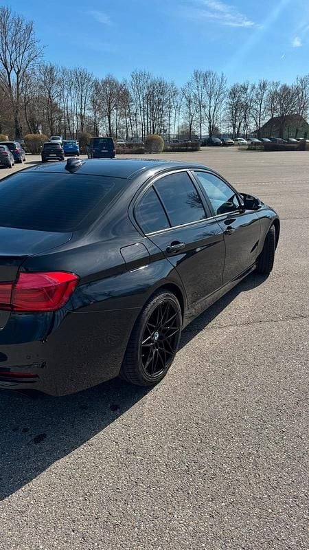Gebraucht BMW 320 190 PS (139 kW) 2018 Schwarz Limousine