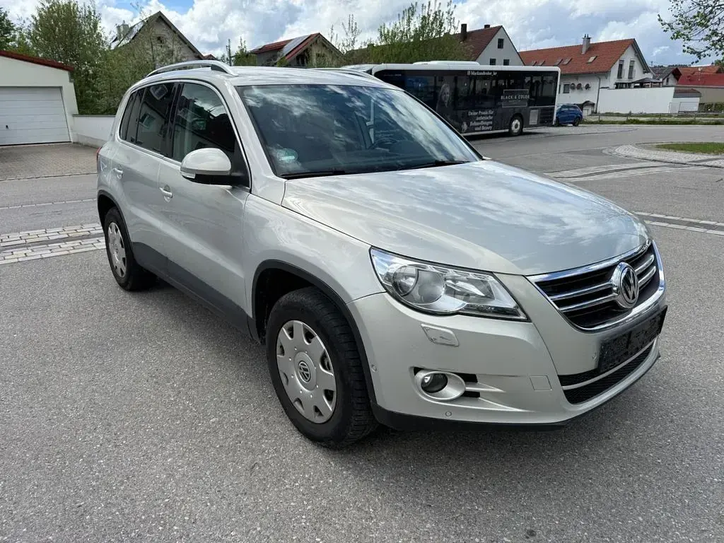 Gebraucht VW Tiguan Team 150 PS (110 kW) 2010 Silber SUV