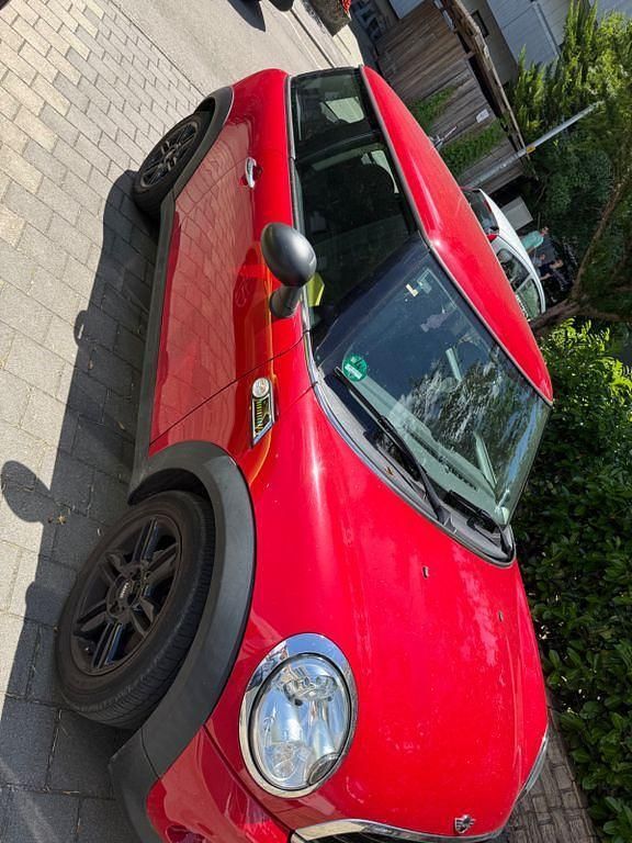 Rot Gebraucht 2013 Mini ONE Kleinwagen | 5.090 € (Fairer Preis) - Bild 1/4