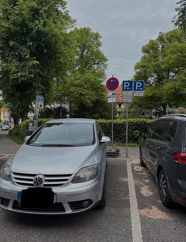 Gebraucht VW Golf VI 105 PS (77 kW) 2009 Silber Kleinwagen