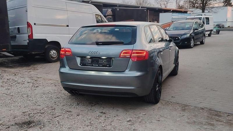 Gebraucht Audi A3 125 PS (91 kW) 2010 Grau Kleinwagen