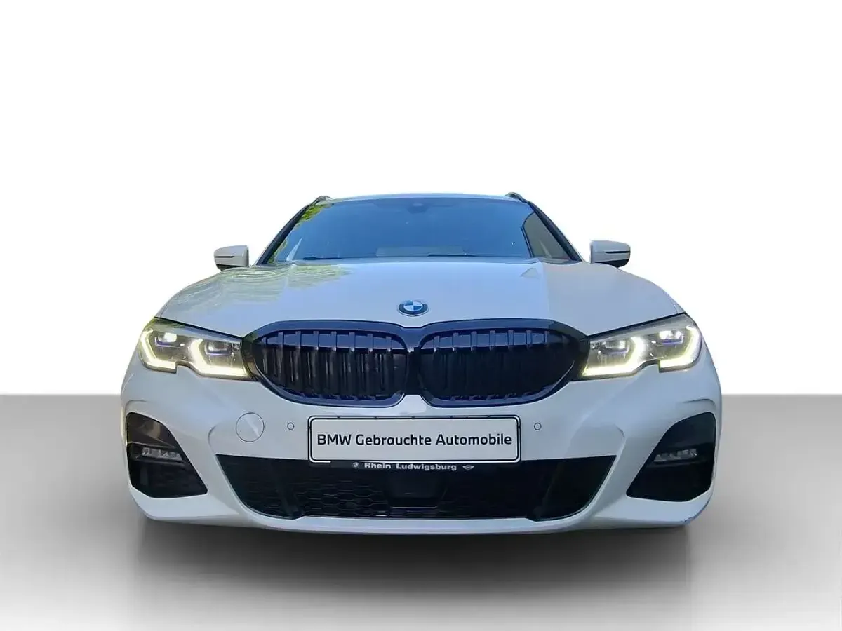 Gebraucht BMW 330 M Sport 286 PS (210 kW) 2021 Weiß Kombi