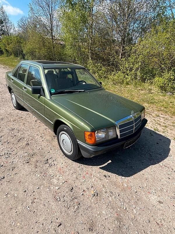 Gebraucht Mercedes 190 90 PS (66 kW) 1984 Grün Limousine