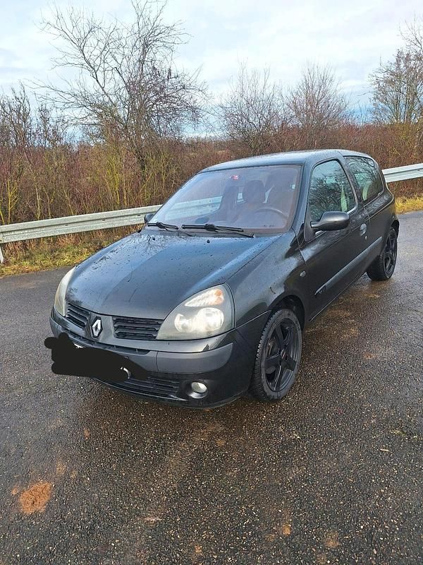 Schwarz Gebraucht 2004 Renault Clio II Privilege Kleinwagen | 1.800 € (Etwas zu teuer) - Bild 1/4