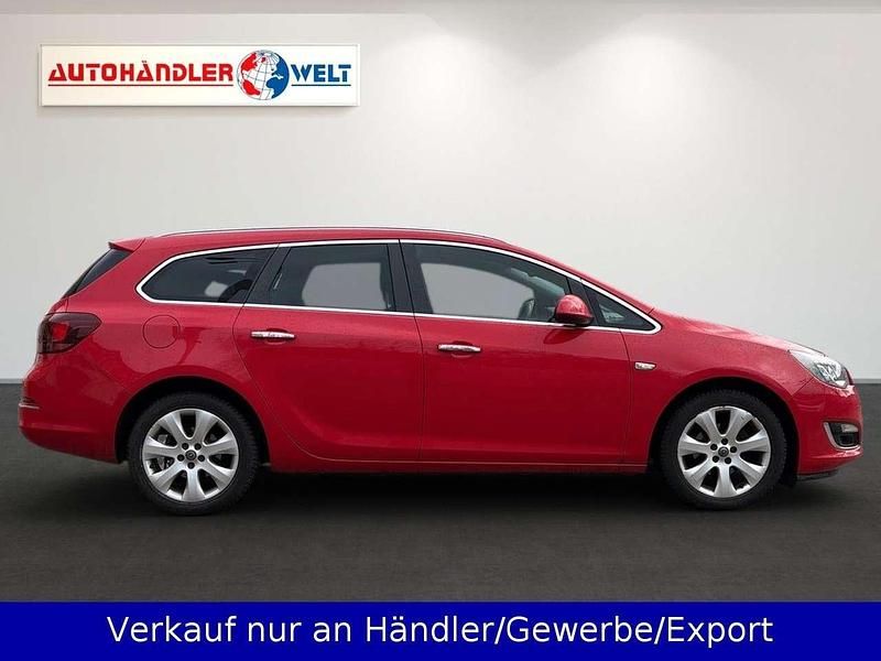 Gebraucht Opel Astra 140 PS (102 kW) 2013 Rot Kombi