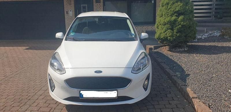 Weiß Gebraucht 2020 Ford Fiesta Cool & Connect Kleinwagen | 7.900 € (Superpreis) - Bild 1/4