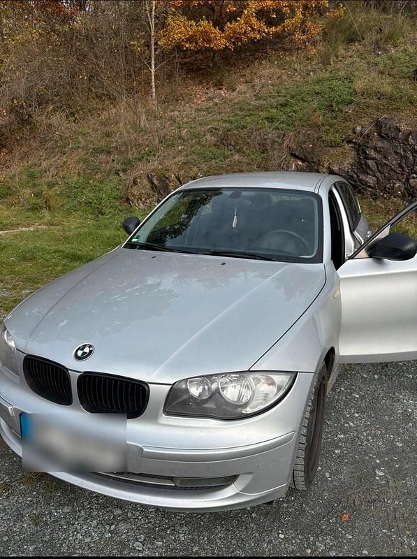 Silber Gebraucht 2010 BMW 116 Kleinwagen | 1.599 € (Superpreis) - Bild 1/4