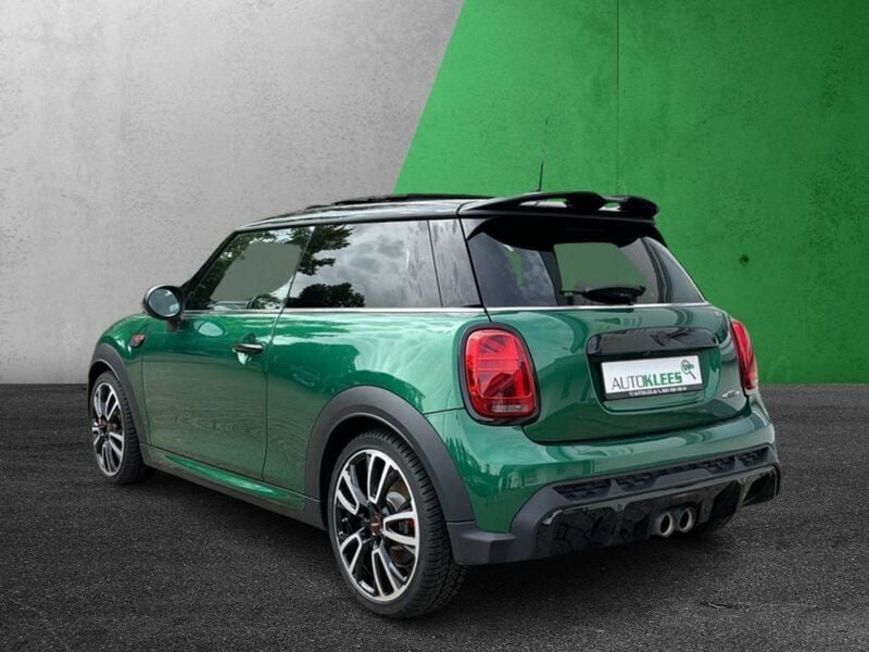 Gebraucht Mini John Cooper Works 231 PS (169 kW) 2023 British racing green iv metall Kleinwagen