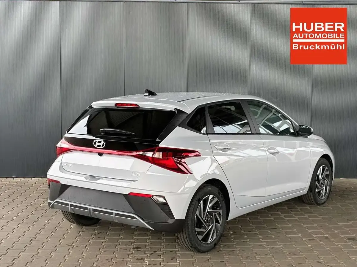 Neu Hyundai i20 Pure 79 PS (58 kW) 2025 Phantom black Kleinwagen