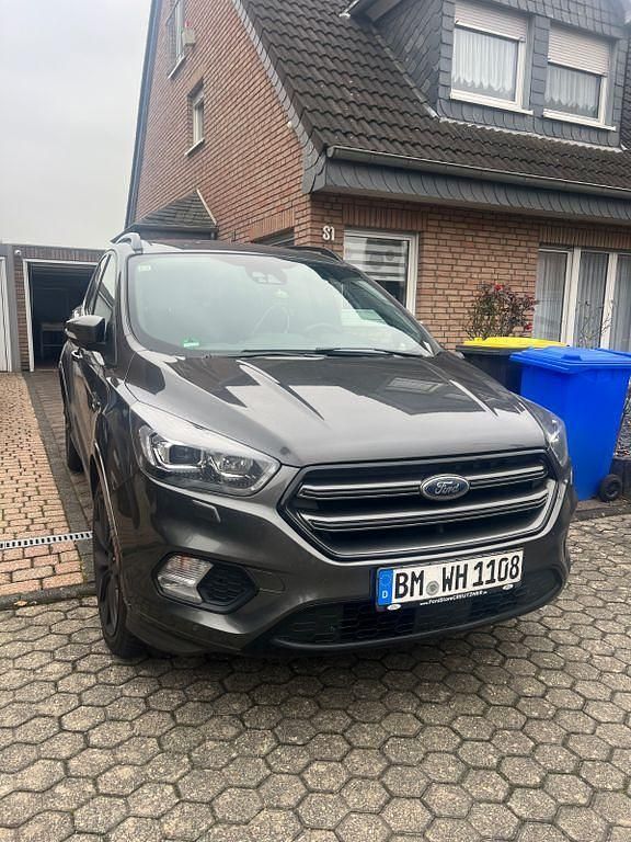 Grau Gebraucht 2018 Ford Kuga Cool & Connect SUV | 10.999 € (Superpreis) - Bild 1/4