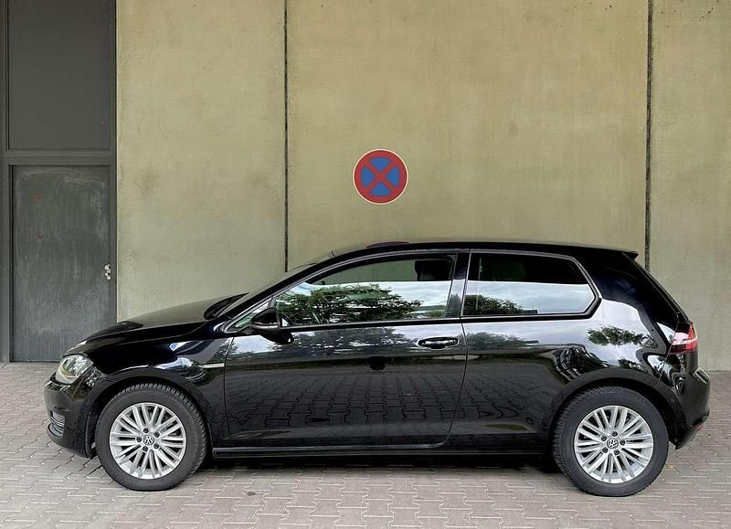 Schwarz Gebraucht 2015 VW Golf VII Cup Limousine | 7.550 € (Superpreis) - Bild 1/4