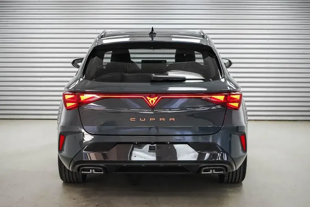 Neu Cupra Leon 150 PS (110 kW) 2026 Fjord blau uni (9k) Kombi