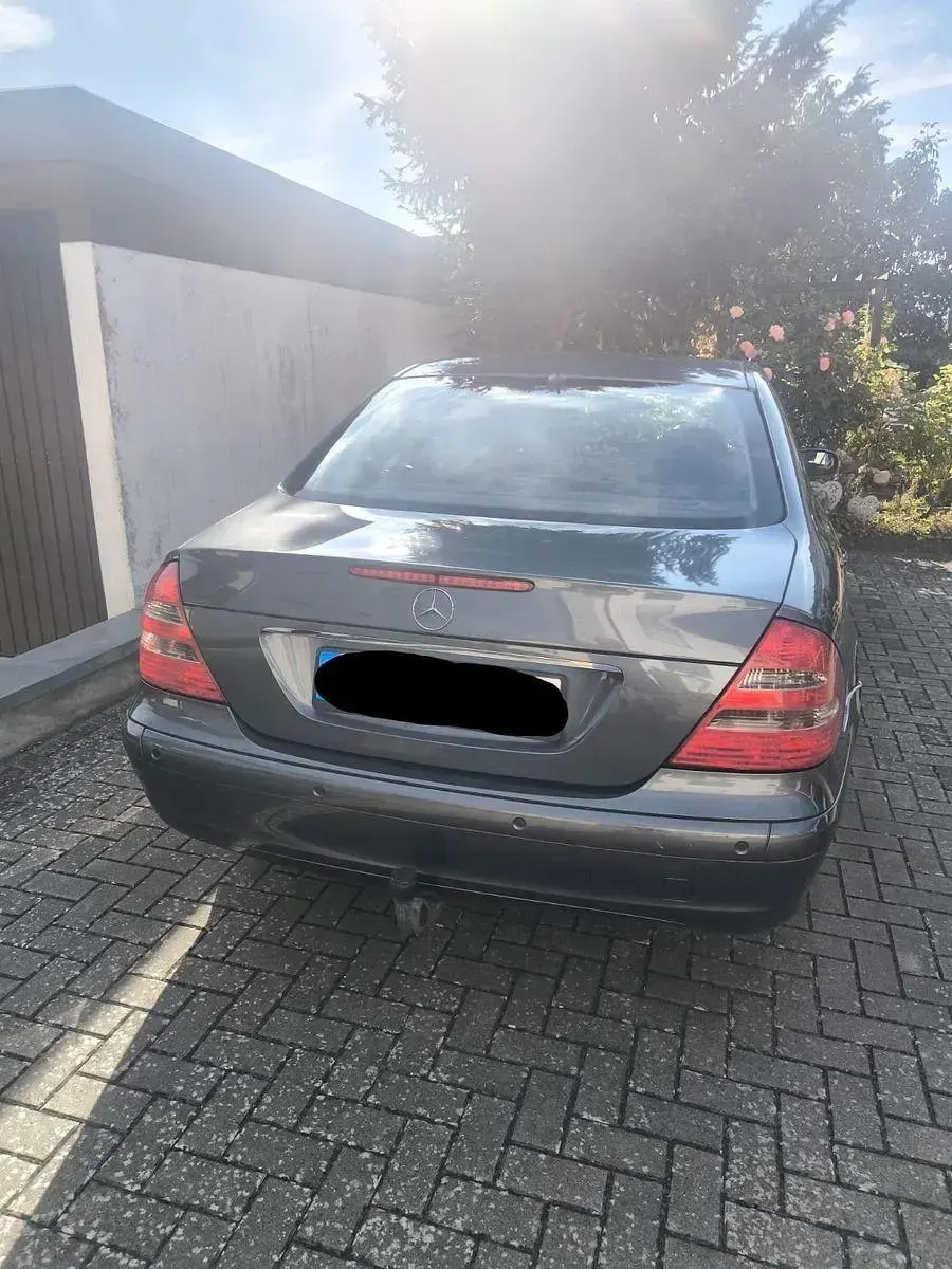 Gebraucht Mercedes E220 Classic 150 PS (110 kW) 2005 Grau Limousine