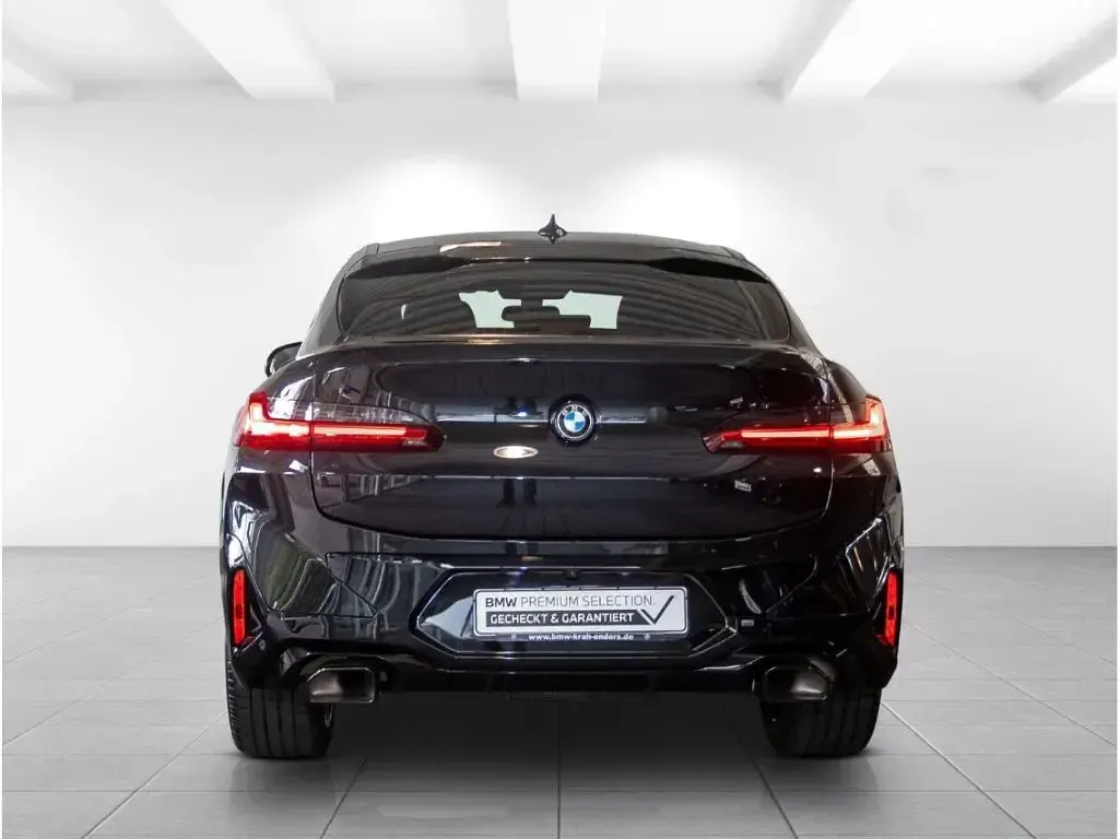 Gebraucht BMW X4 Performance 190 PS (139 kW) 2025 Saphirschwarz SUV
