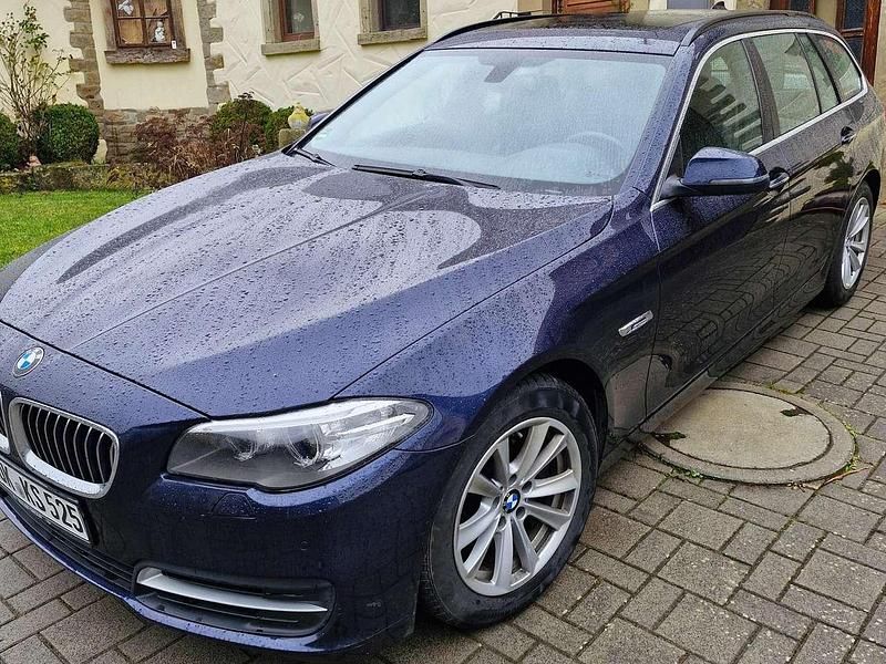 Blau Gebraucht 2017 BMW 525 Kombi | 17.900 € (Fairer Preis) - Bild 1/4