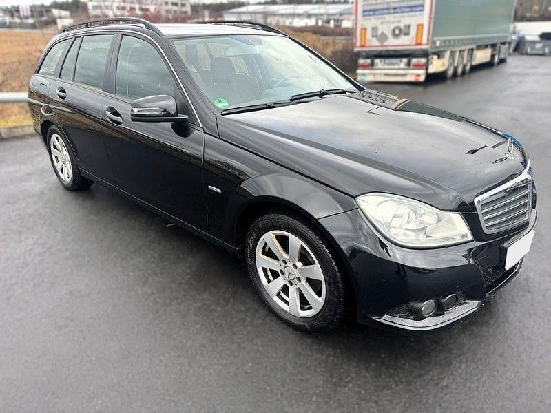 Gebraucht Mercedes C220 170 PS (125 kW) 2012 Schwarz Kombi