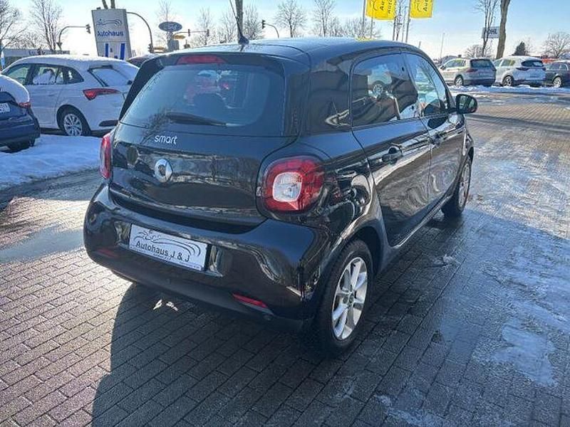 Gebraucht Smart ForFour Passion 90 PS (66 kW) 2018 Schwarz Kleinwagen