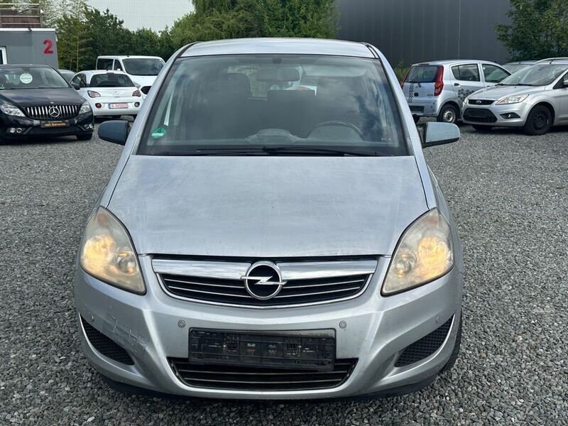 Silber Gebraucht 2009 Opel Zafira Selection Van / Kleinbus | 2.290 € (Superpreis) - Bild 1/4