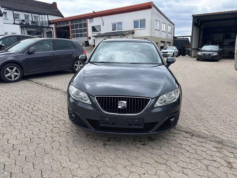Gebraucht Seat Exeo Reference 120 PS (88 kW) 2011 Grau Limousine