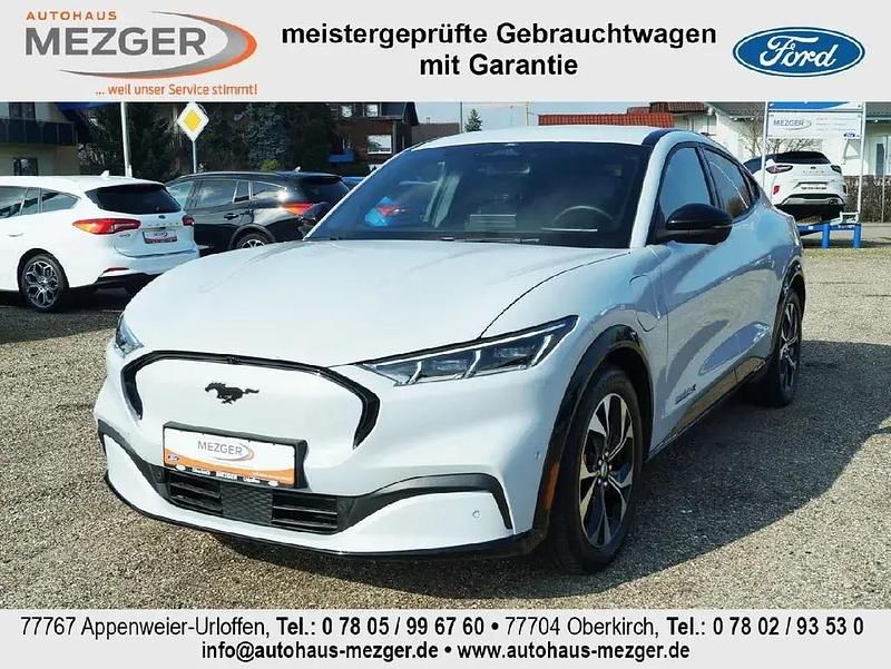 Space white Gebraucht 2021 Ford Mustang Mach-E SUV | 46.990 € - Bild 1/4