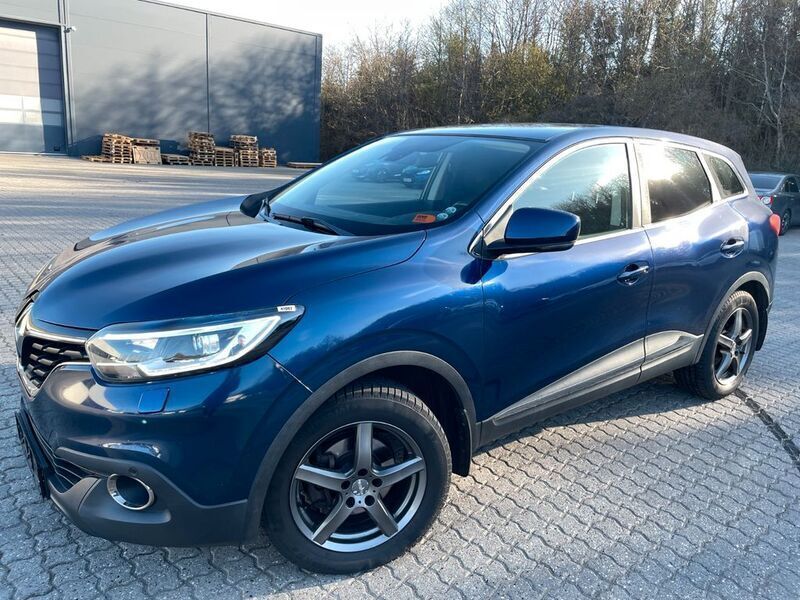 Blau Gebraucht 2017 Renault Kadjar SUV | 9.900 € (Superpreis) - Bild 1/4