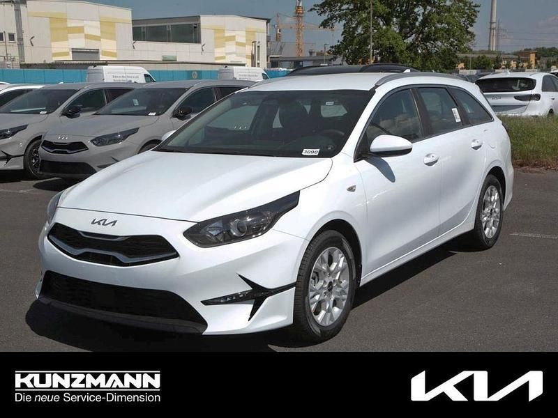 Carraraweiß Neu 2025 Kia Ceed Sportswagon Vision Kombi | 25.669 € (Fairer Preis) - Bild 1/4
