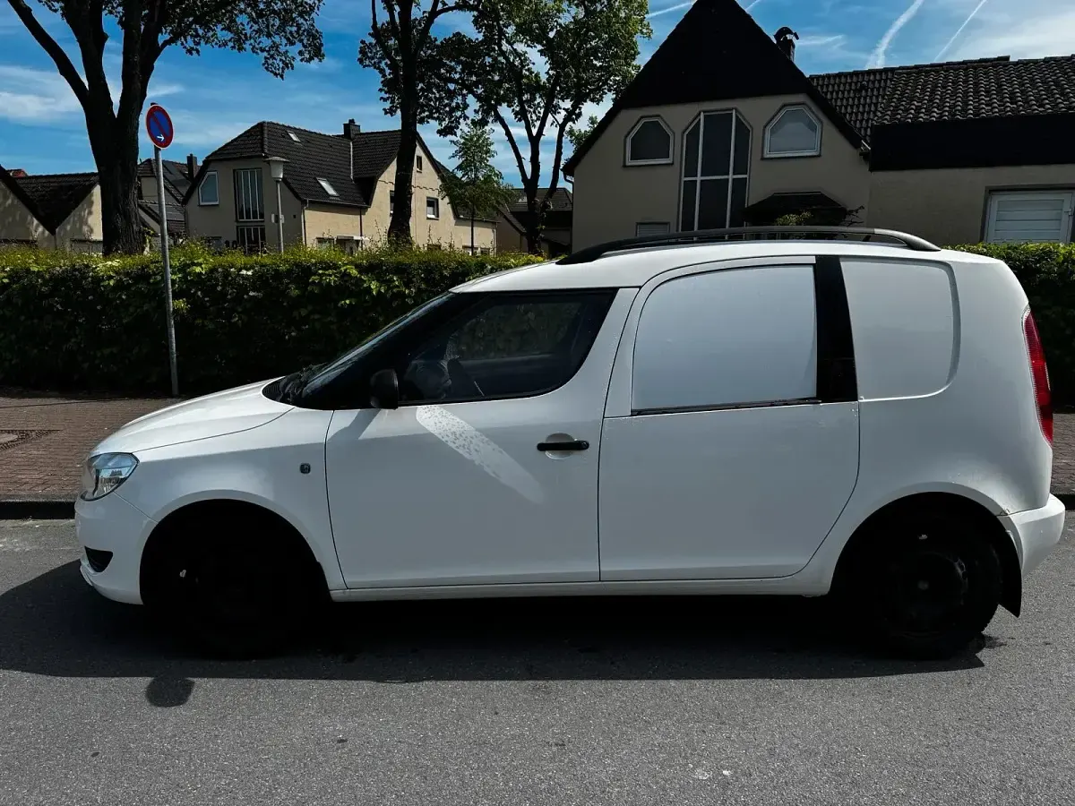 Gebraucht Skoda Roomster 90 PS (66 kW) 2013 Weiß Van / Kleinbus
