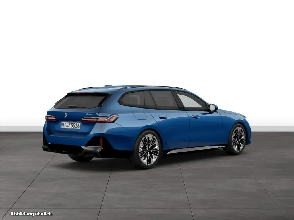 Gebraucht BMW 520 M Sport 190 PS (139 kW) 2025 Blau Kombi