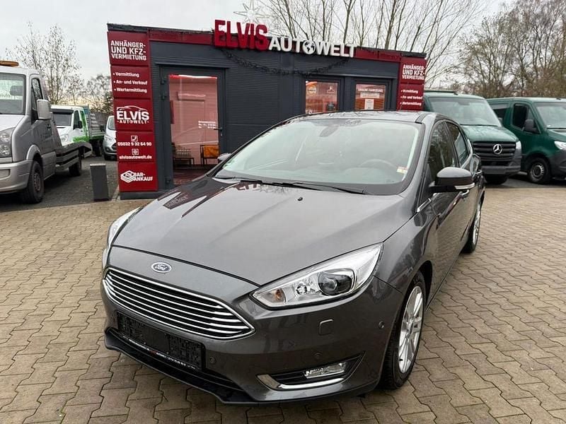 Grau Gebraucht 2016 Ford Focus Titanium Limousine | 10.800 € (Guter Preis) - Bild 1/4