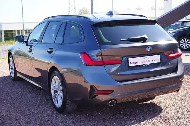 Gebraucht BMW 318 150 PS (110 kW) 2021 Grau Kombi