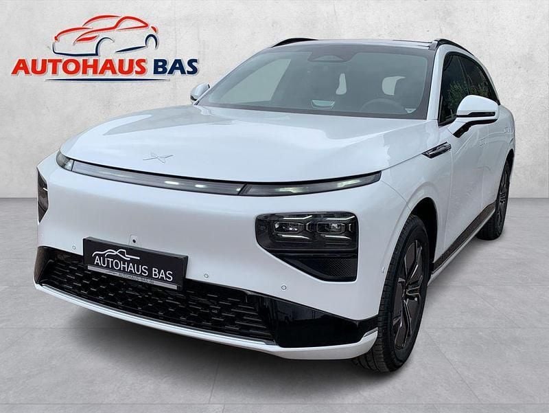 Weiss Gebraucht 2025 XPENG G9 RWD Long Range SUV | 50.950 € - Bild 1/4