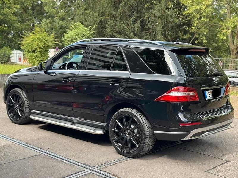Gebraucht Mercedes ML350 258 PS (189 kW) 2015 Schwarz SUV